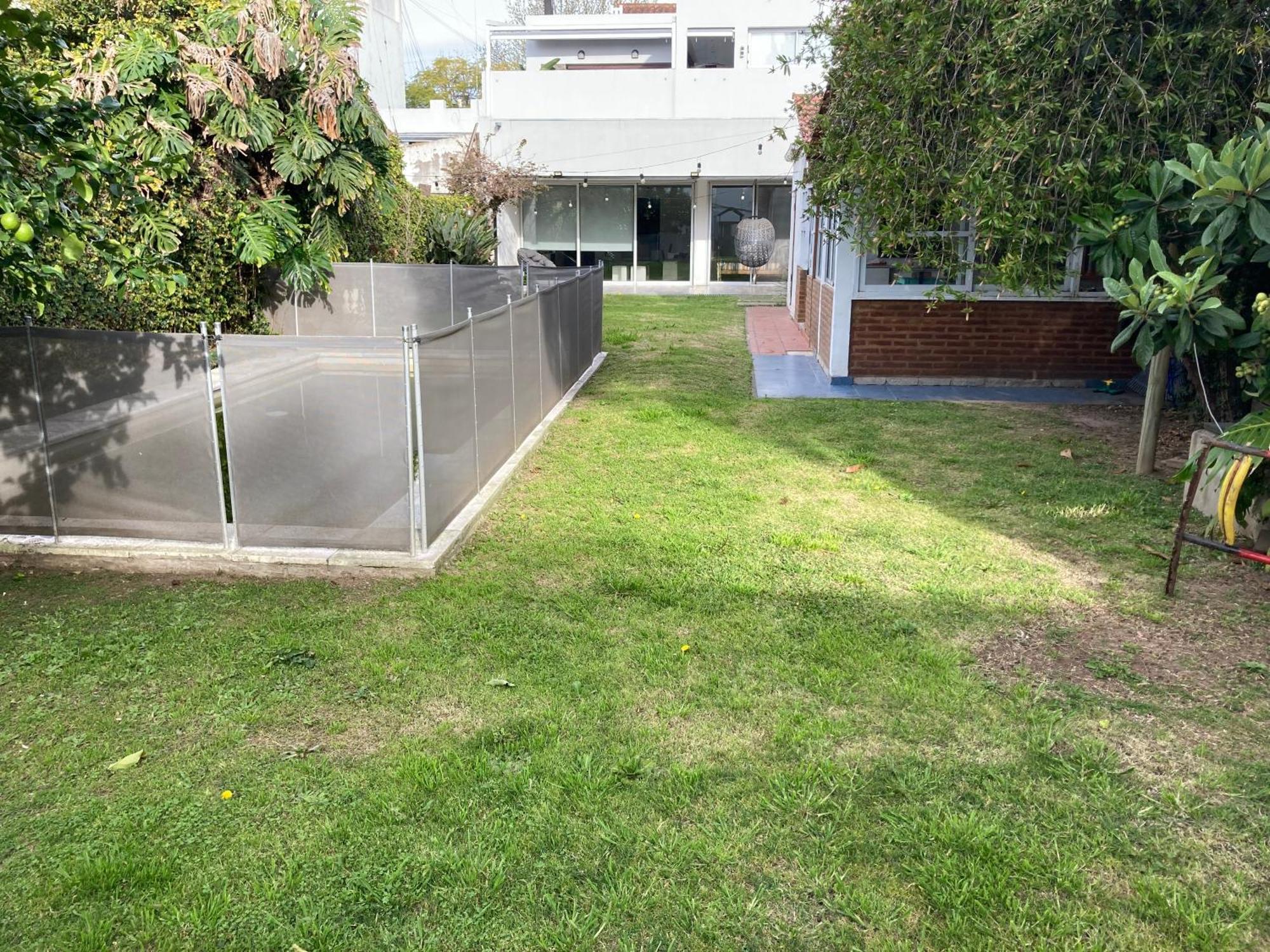 Ph Tipo Casa, Con Parque Y Pileta, En La Plata , Zona Norte Tolosa