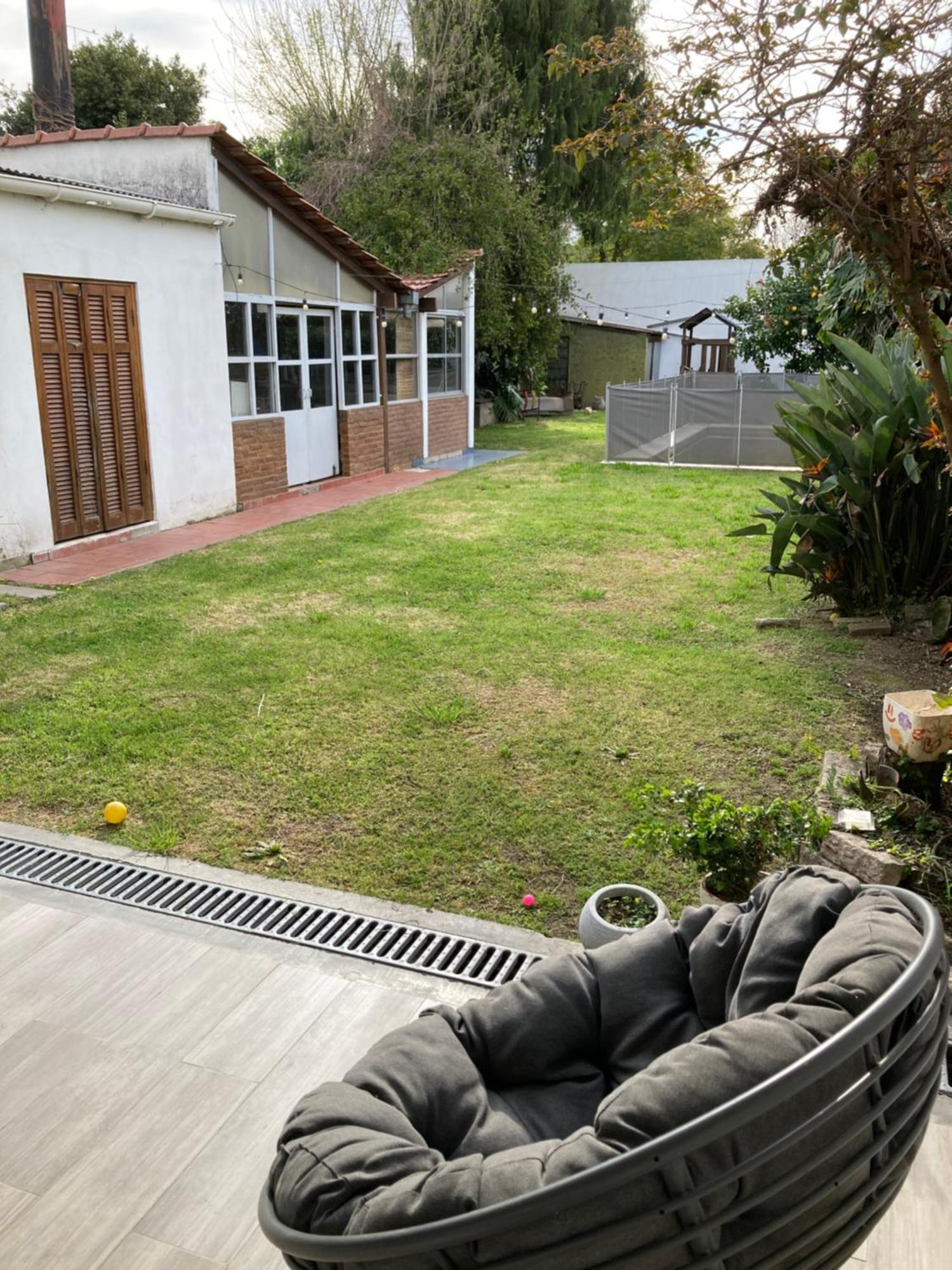 Ph Tipo Casa, Con Parque Y Pileta, En La Plata , Zona Norte * Tolosa